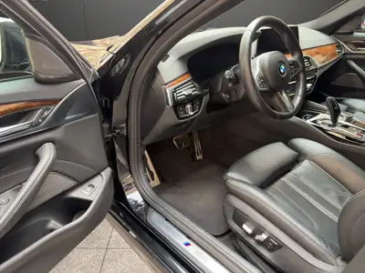 BMW 530i xDrive Touring M Sport — Break sportif, toit panoramique et traction intégrale — Miniatur 10