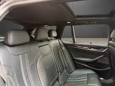 BMW 530i xDrive Touring M Sport — Break sportif, toit panoramique et traction intégrale — Miniatur 18