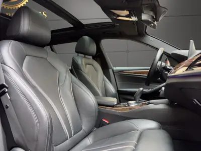 BMW 530i xDrive Touring M Sport — Break sportif, toit panoramique et traction intégrale — Miniatur 16