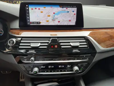 BMW 530i xDrive Touring M Sport — Break sportif, toit panoramique et traction intégrale — Miniatur 20