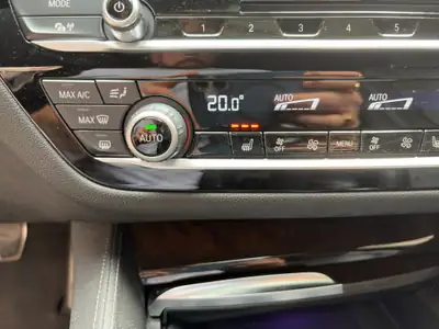 BMW 530i xDrive Touring M Sport — Break sportif, toit panoramique et traction intégrale — Miniatur 27