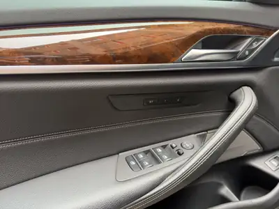 BMW 530i xDrive Touring M Sport — Break sportif, toit panoramique et traction intégrale — Miniatur 29