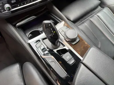 BMW 530i xDrive Touring M Sport — Break sportif, toit panoramique et traction intégrale — Miniatur 28
