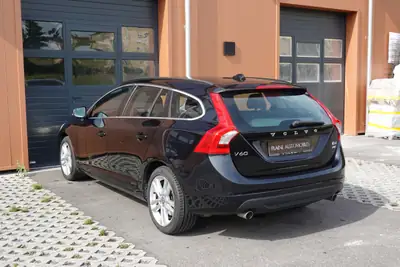 Volvo V60 D4 AWD — Berline élégante, moteur diesel performant, traction intégrale — Miniatur 10
