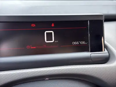Citroën C4 Cactus 1.2 PureT Origins — Monospace urbain économe, sans accident — Miniature 11