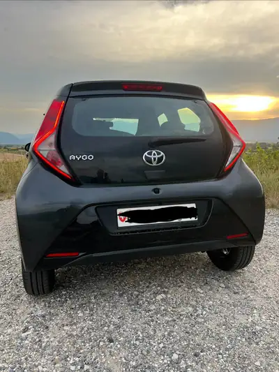 Toyota Aygo 1.0 VVT-i Trend 2020 — Citadine fiable avec 4 pneus hiver inclus — côté