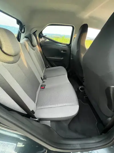 Toyota Aygo 1.0 VVT-i Trend 2020 — Citadine fiable avec 4 pneus hiver inclus — Miniature 11