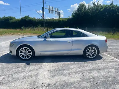 Audi A5 3.2 V6 FSI — Coupé sportif élégant, 85'000 km seulement — fianco