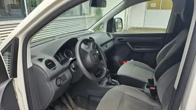 VW Caddy 2.0 TDI 4motion — Utilitaire polyvalent diesel 4x4, sans accident — côté