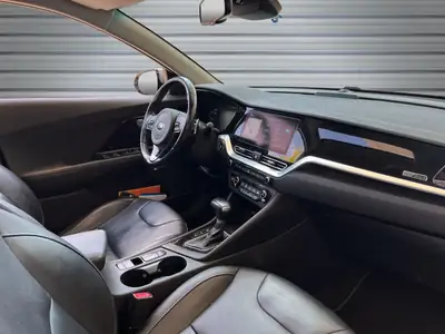 Kia Niro 1.6 GDi Plug-in Hybrid — SUV écologique, faible consommation et entretien complet — Thumbnail 9