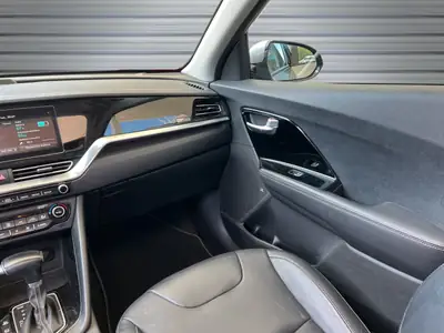 Kia Niro 1.6 GDi Plug-in Hybrid — SUV écologique, faible consommation et entretien complet — Thumbnail 11