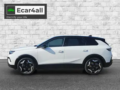 Opel Grandland Elektro 73kWh Ultimate 4WD — SUV électrique haute performance, zéro km — Seitenansicht