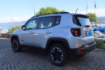 Jeep Renegade 2.0 CRD 120 Swiss Edition AWD — Compact robuste avec moteur diesel économe — vue extérieure