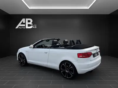 Audi A3 Cabriolet 2.0 TFSI S-Line — Décapotable sportive, fraîchement révisée — vista posteriore