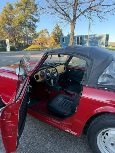Triumph TR4A 1966 — Roadster anglais mythique, 104 ch, état impeccable — Heckansicht