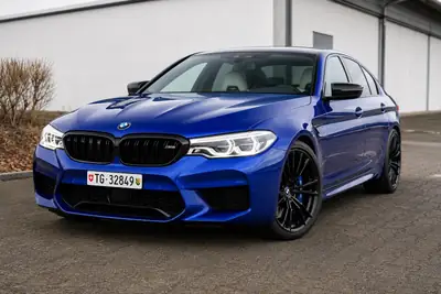 BMW M5 xDrive Competition Drivelogic — Berline sport allemande d'exception, entretien à jour — fianco