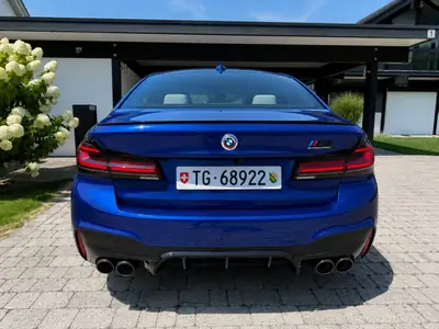 BMW M5 xDrive Competition Drivelogic — Berline sport allemande d'exception, entretien à jour — interni