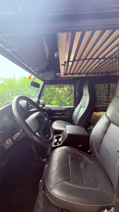 Land Rover Defender 110 2.2 TD4 Landmark — L'expédition prête à partir — tableau de bord