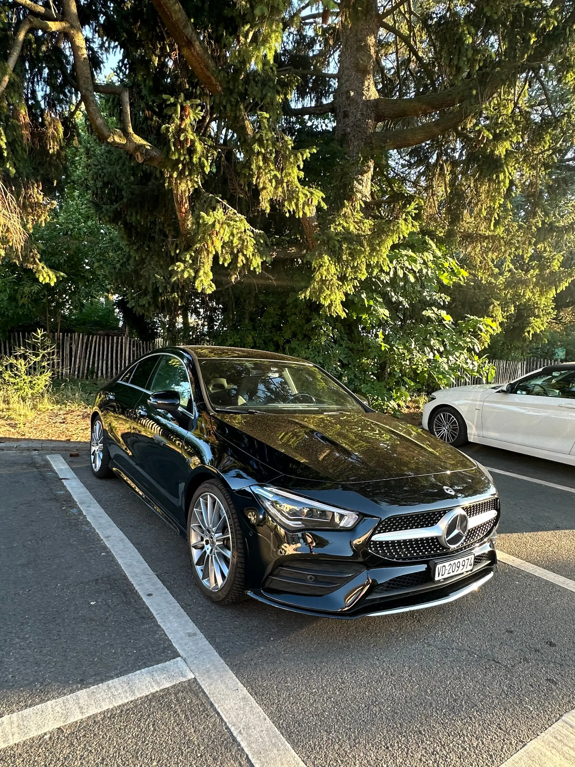 Mercedes-Benz CLA 250 AMG Line — Berline élégante, toit panoramique et technologie MULTIBEAM — Außenansicht