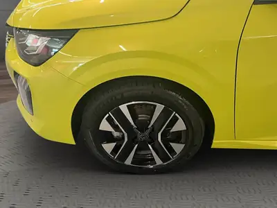 Peugeot 208 1.2 MHEV 110 Allure Premium — Citadine hybride légère, économique et moderne — Miniatur 16