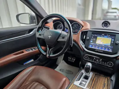 Maserati Ghibli 3.0 V6 S Q4 — Berline sport élégante, 410 CV et traction intégrale — interior