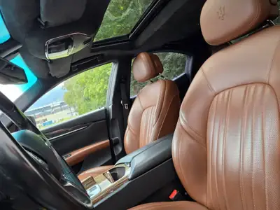 Maserati Ghibli 3.0 V6 S Q4 — Berline sport élégante, 410 CV et traction intégrale — dashboard