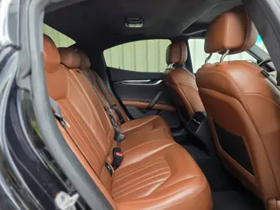 Maserati Ghibli 3.0 V6 S Q4 — Berline sport élégante, 410 CV et traction intégrale — Thumbnail 11