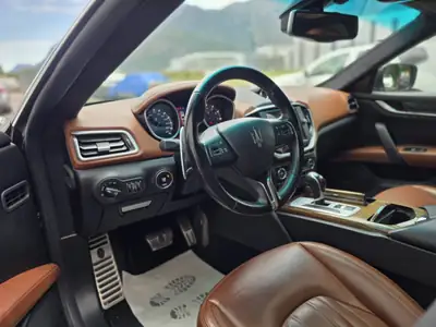 Maserati Ghibli 3.0 V6 S Q4 — Berline sport élégante, 410 CV et traction intégrale — Thumbnail 14
