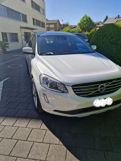 Volvo XC60 2.4 D4 Ocean Race AWD — SUV premium diesel, sans accident, équipement complet — côté
