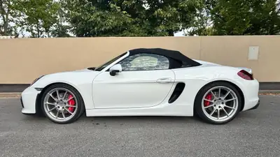 Porsche 718 Boxster 3.8 Spyder — Roadster légendaire, 375 ch et seulement 31 728 km — côté