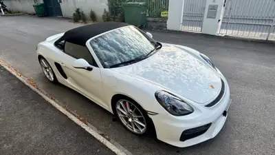 Porsche 718 Boxster 3.8 Spyder — Roadster légendaire, 375 ch et seulement 31 728 km — intérieur