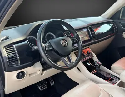 Skoda Kodiaq 2.0 TSI 180 PS 4x4 — SUV 7 places avec transmission DSG, entretien complet — Miniatur 8
