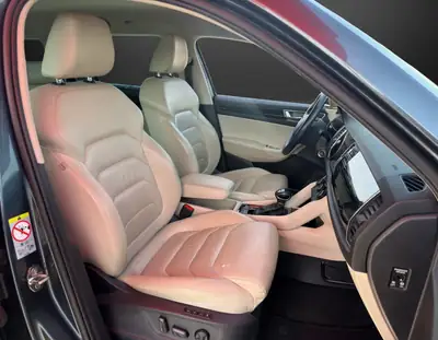 Skoda Kodiaq 2.0 TSI 180 PS 4x4 — SUV 7 places avec transmission DSG, entretien complet — Miniatur 9