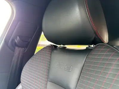 Audi S3 Sportback 2.0 TFSI quattro — Performance sportive et garantie 12 mois — Miniatura 10