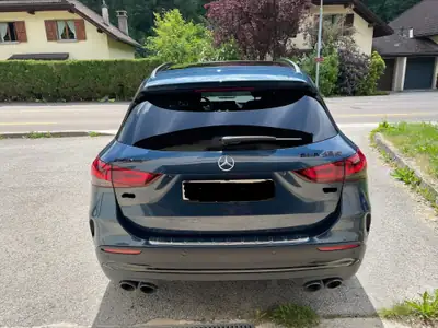 Mercedes-AMG GLA 45 S 4matic+ — 421 ch, performance pure en format compact — Heckansicht