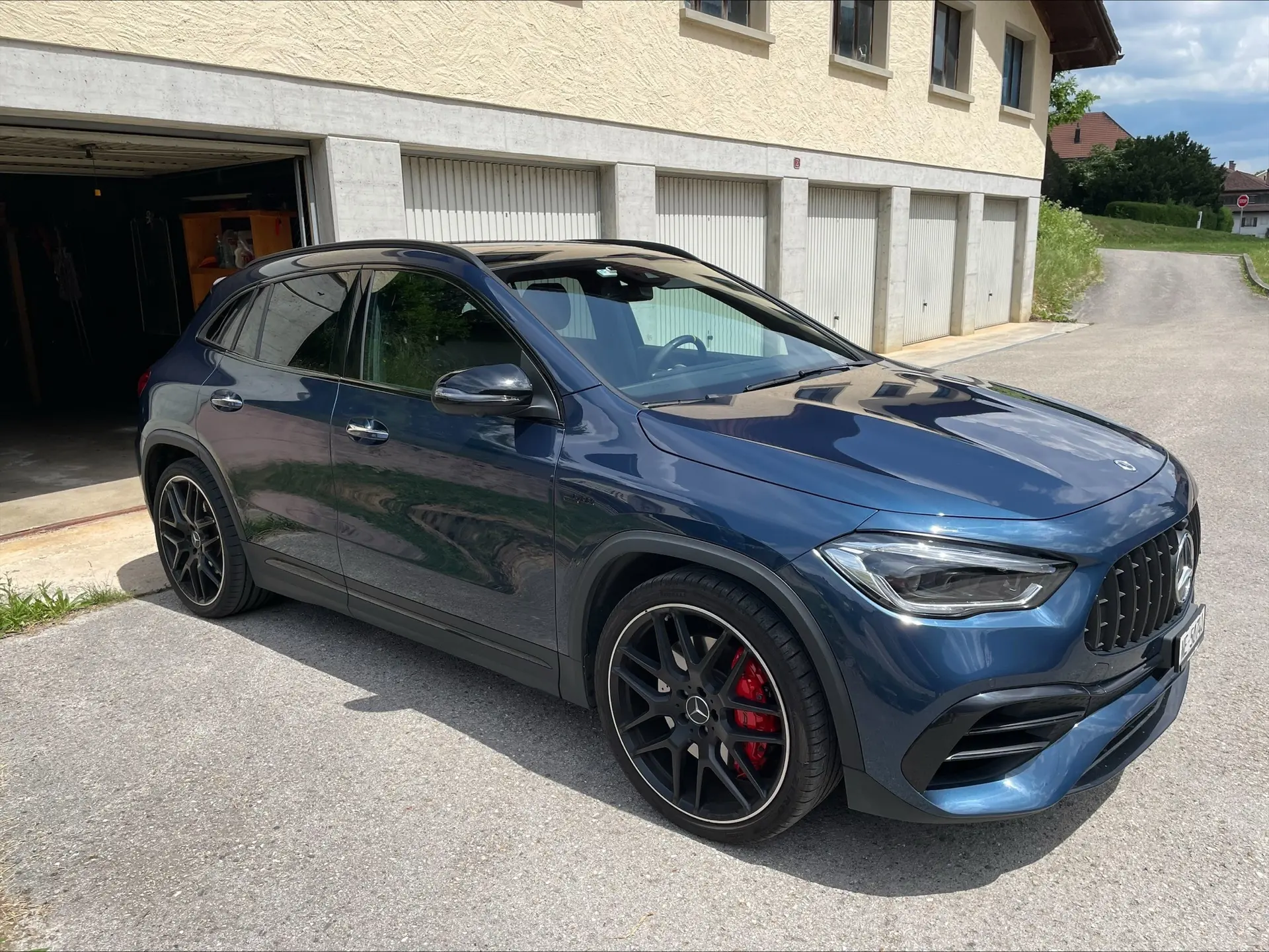 Mercedes-AMG GLA 45 S 4matic+ — 421 ch, performance pure en format compact — Außenansicht