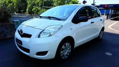 Toyota Yaris 1.0 Linea Terra 2011 — Citadine fiable, sans accident, entretien réduit — Seitenansicht