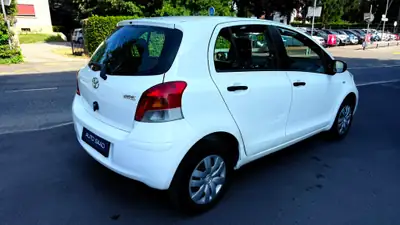 Toyota Yaris 1.0 Linea Terra 2011 — Citadine fiable, sans accident, entretien réduit — Armaturenbrett