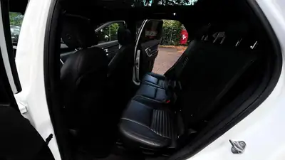 Land Rover Discovery Sport 2.2 SD4 — SUV 7 places robuste, transmission automatique 9 rapports — Miniatura 9