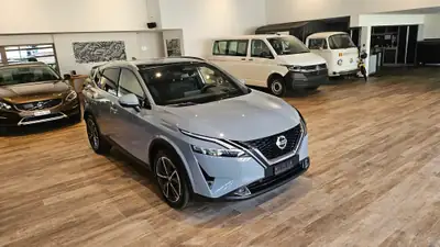 Nissan Qashqai 1.3 DIG-T MHEV Tekna — SUV hybride 4x4, première main, 79 000 km — dettaglio