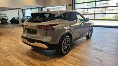 Nissan Qashqai 1.3 DIG-T MHEV Tekna — SUV hybride 4x4, première main, 79 000 km — Miniatura 9
