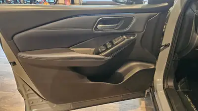 Nissan Qashqai 1.3 DIG-T MHEV Tekna — SUV hybride 4x4, première main, 79 000 km — Miniatura 25