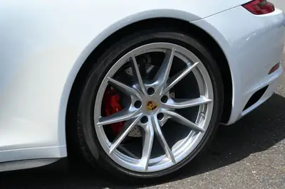 Porsche 911 Carrera 4S Cabrio — 450 PS, traction intégrale, état impeccable — Detail