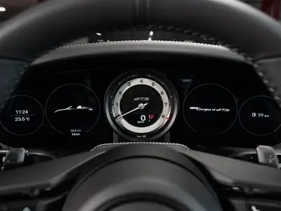 Porsche 911 Carrera 4 GTS Targa — Cabriolet sportif PDK, 6000 km seulement — Innenraum