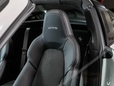 Porsche 911 Carrera 4 GTS Targa — Cabriolet sportif PDK, 6000 km seulement — Miniatur 7