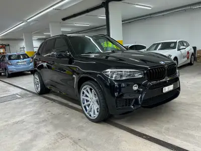 BMW X5M 2016 — SUV sportif 575 ch, sans accident, état impeccable — vista esterna