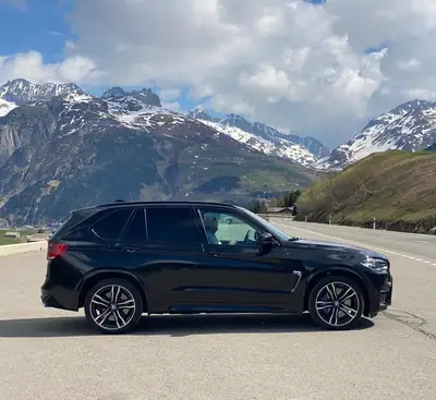 BMW X5M 2016 — SUV sportif 575 ch, sans accident, état impeccable — interni