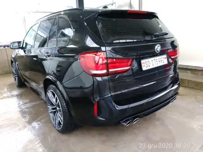 BMW X5M 2016 — SUV sportif 575 ch, sans accident, état impeccable — Miniatura 7