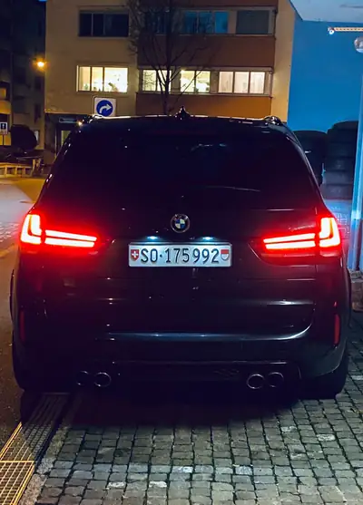 BMW X5M 2016 — SUV sportif 575 ch, sans accident, état impeccable — Miniatura 9