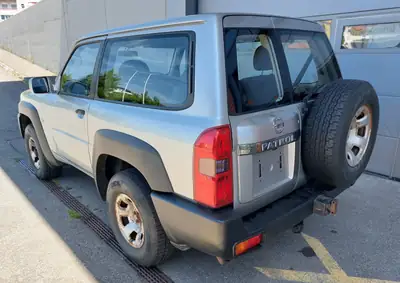Nissan Patrol 3.0 Di Comfort — SUV robuste 7 places, diesel économe et sans accident — intérieur
